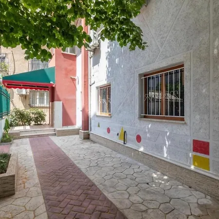 Hostel Backyard Tirana