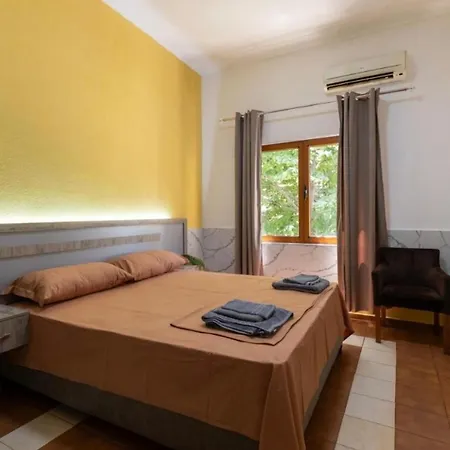 Backyard Hostel *